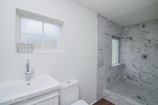 Building Photo - 3839 Springfield Blvd