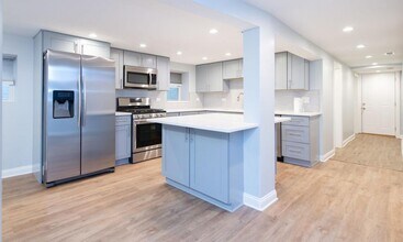 Building Photo - 1 bedroom in Chicago IL 60640