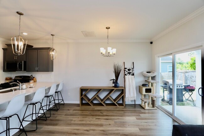 Building Photo - 1052 Ashcroft Cir