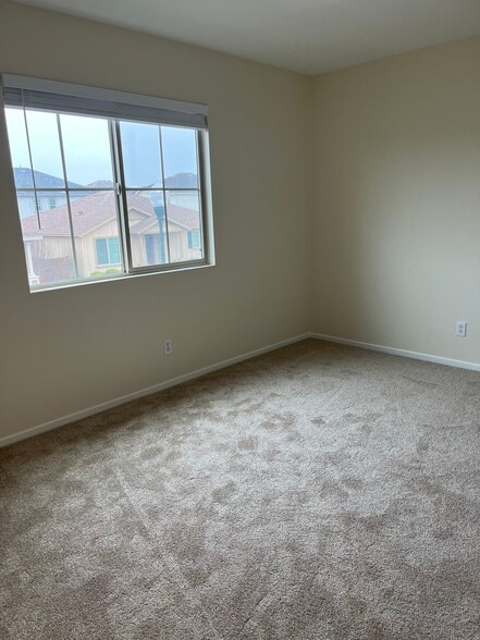 Building Photo - 2436 Avignon Cir