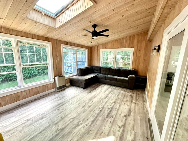 Building Photo - Beautiful Three Bedroom house for rent @ R...