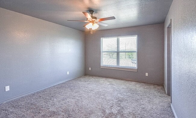 Building Photo - 2816 Leroy Cir