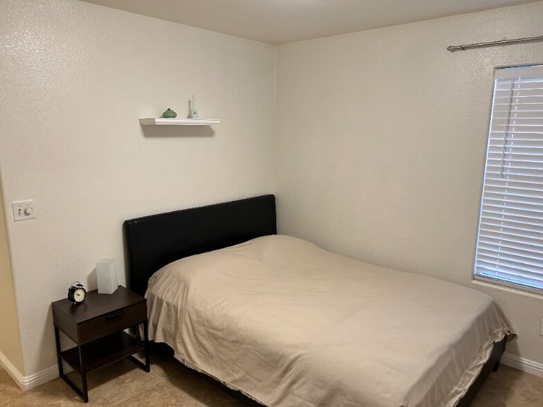 Building Photo - 5557 Donaldson Ct