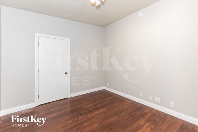Building Photo - 1692 Capistrano Ave