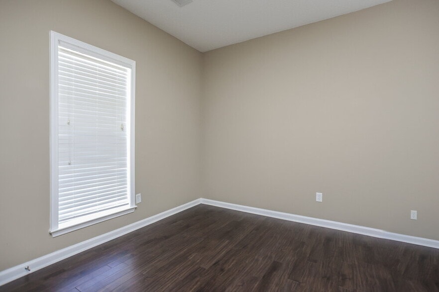 Building Photo - 10183 Tall Hickory