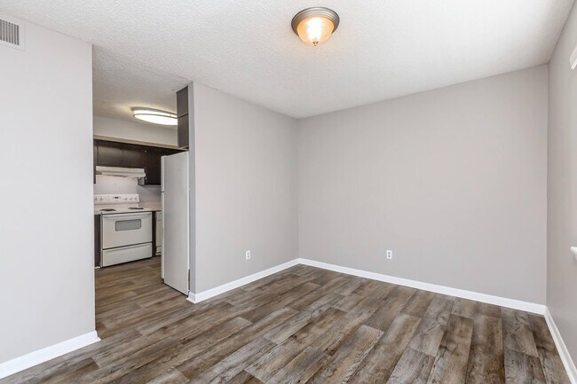 Building Photo - Hickory View Apartments