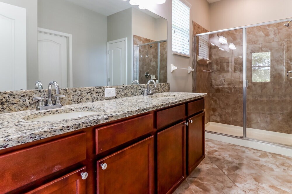 Building Photo - 11622 Lake Blvd