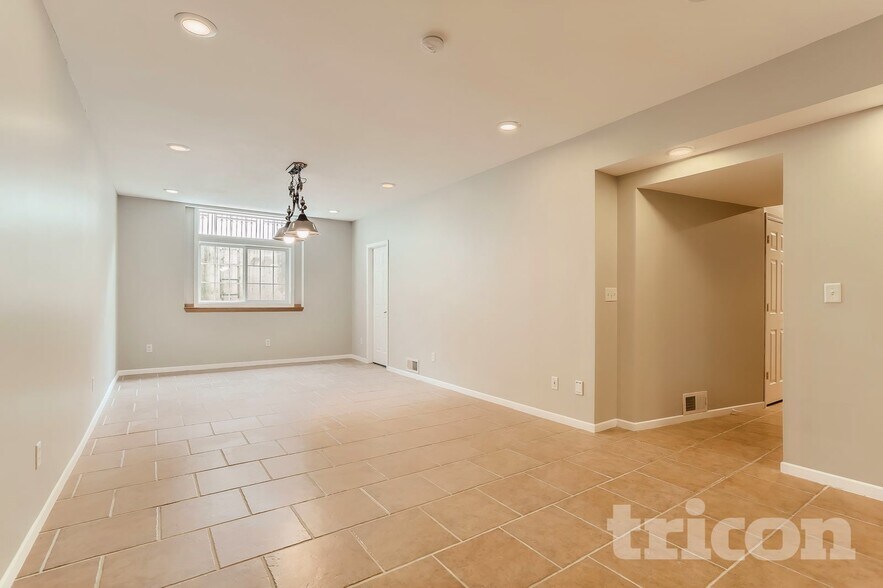 Building Photo - 15012 Viewcrest Ln