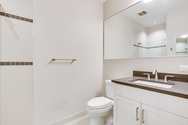 Building Photo - 2550 17th St NW