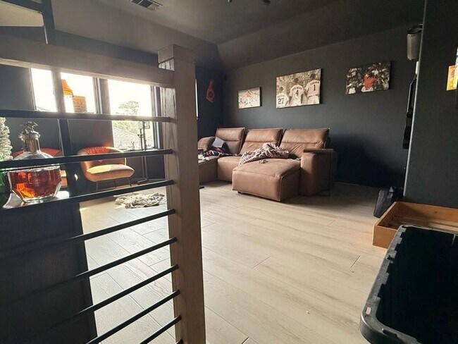 Building Photo - 23609 Zinfandel Dr