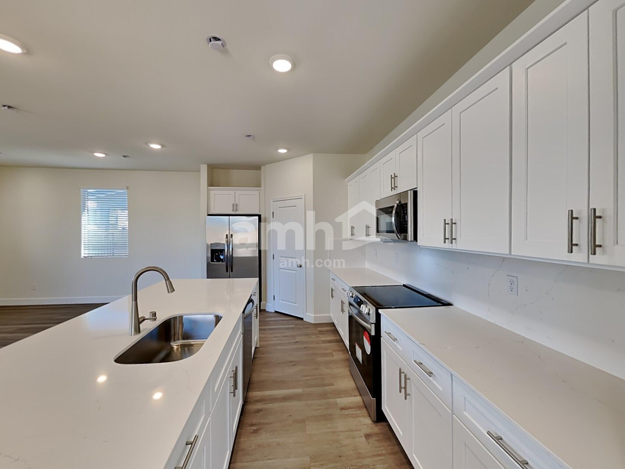 Building Photo - 10322 Medusita St