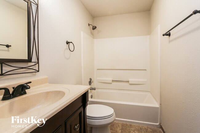 Building Photo - 14168 Country Breeze Ln