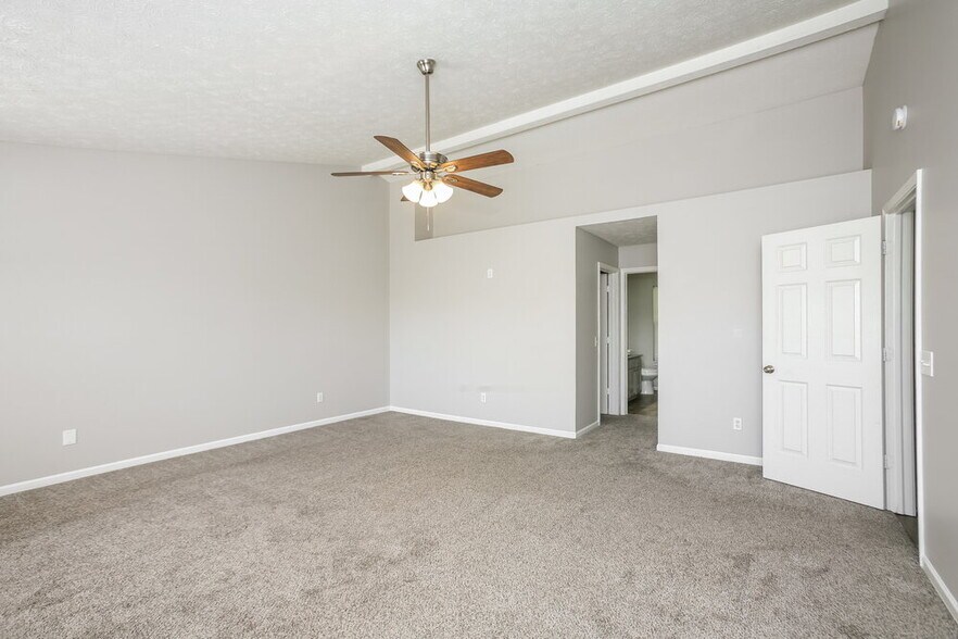 Building Photo - 1446 Hillcot Ln