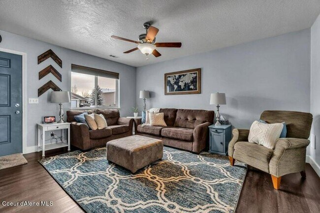 Building Photo - 3-Bedroom Home in The Landings – Fully Fenced Yard & 2-Car Garage