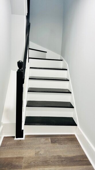 STAIRS TO THIRD FLOOR - 57 Bridge St