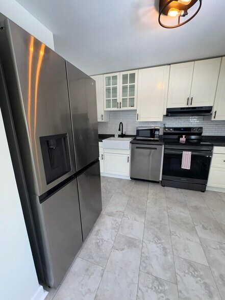 Building Photo - 1 Fitch Ln