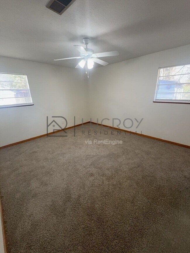 Building Photo - 2242 Castle Hill Dr