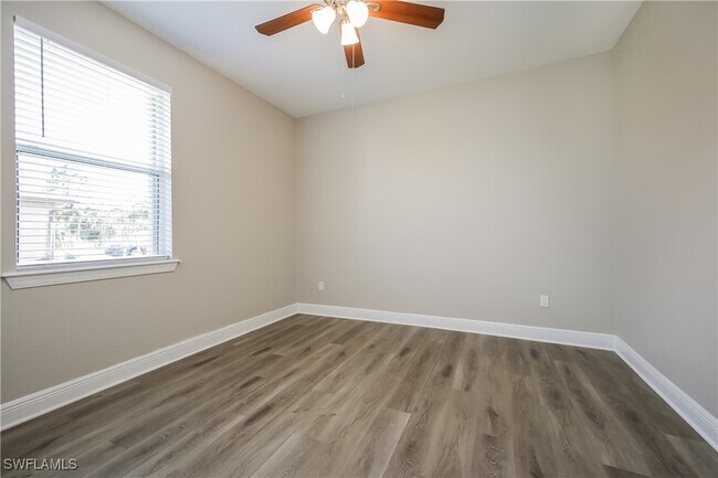 Building Photo - 906 Cortez Ave