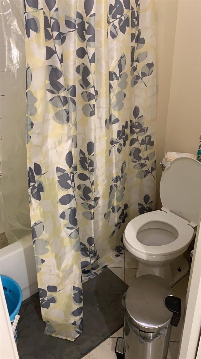 Building Photo - 6976 SW 39th St