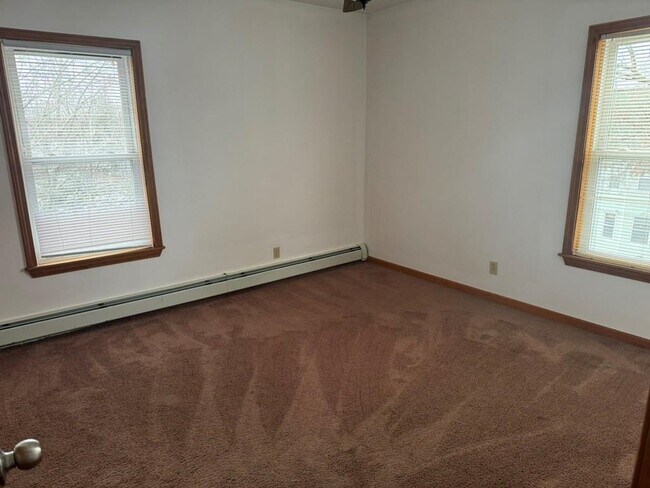 Building Photo - 13-15 Reservoir Ave