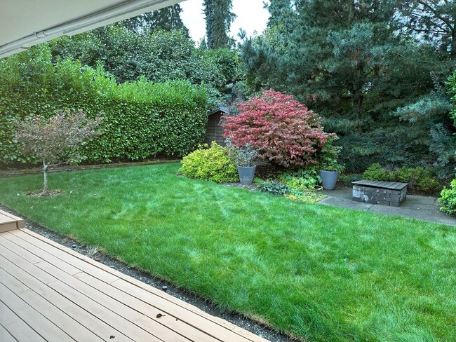 Building Photo - Nice 4 beds / 2 baths House in Leschi!