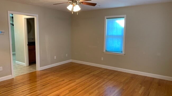 Building Photo - 500 Justin Dr