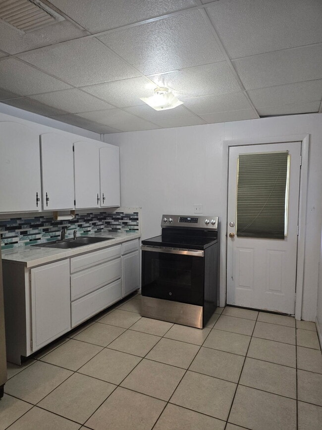 Building Photo - 3203 SE 29th Ln