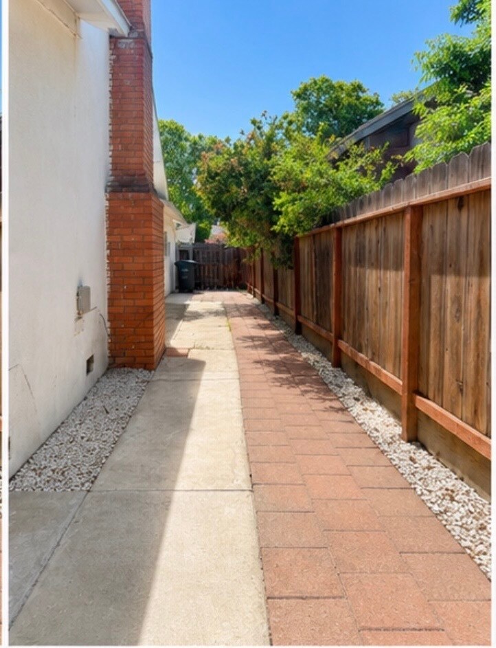 Building Photo - 2210 San Blas Ct