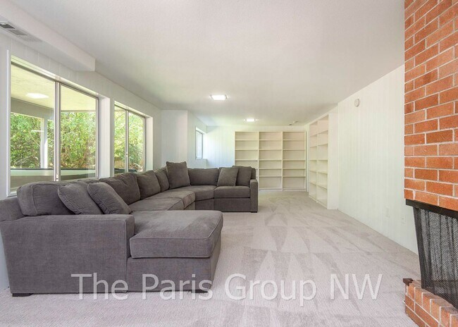 Building Photo - Lg Modern Midcentury on Thornton Creek * A...