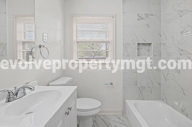 Building Photo - 1564 S Perkins Rd