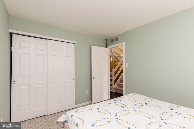 Building Photo - 313 Sage Ln