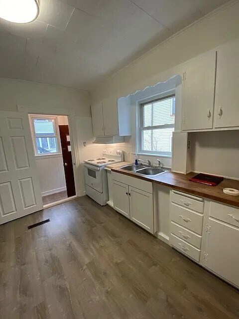 Building Photo - 87 Marshall St