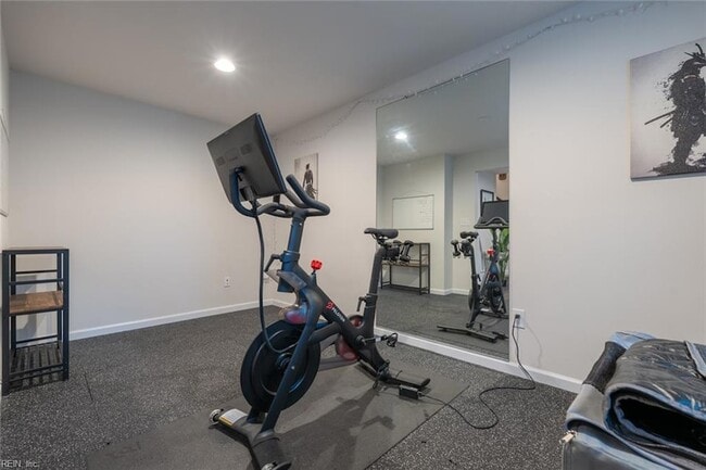 Building Photo - 605 Brickell Chase