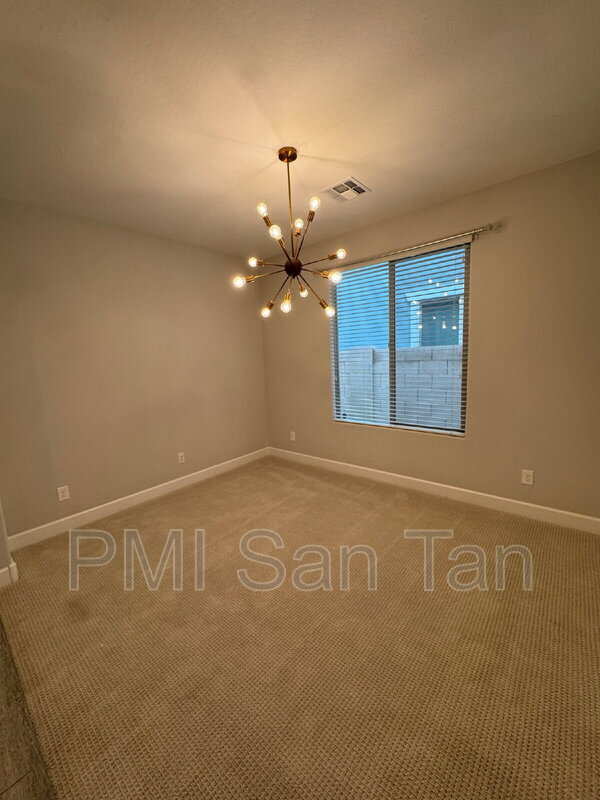 Building Photo - 4350 E Mesquite St
