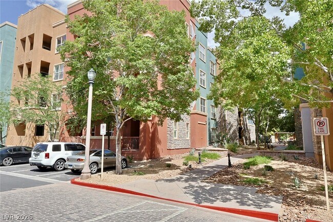 Building Photo - 44 E Serene Ave