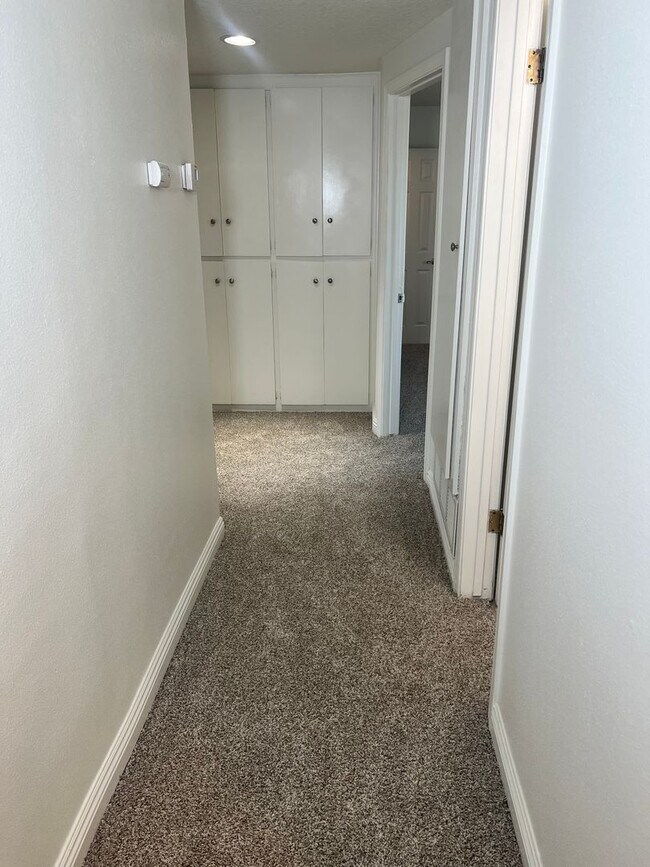 Building Photo - Welcome to the East Whittier 3 Bedroom House.