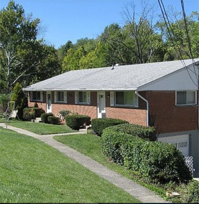 Building Photo - 14 Viewpoint Dr