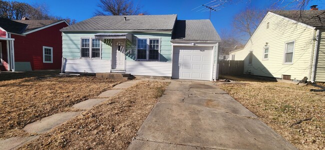 Primary Photo - Beautiful 2 Bedroom 1 Bath Home