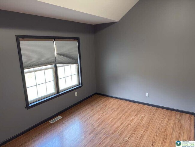 Building Photo - 226 Sonny Dr