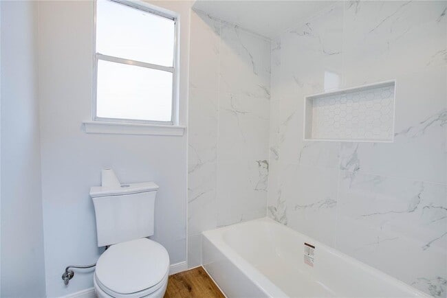 Building Photo - 605 Jeff Davis Ct