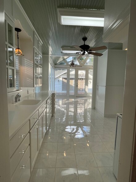 Kitchen - 1500 Preston Ave