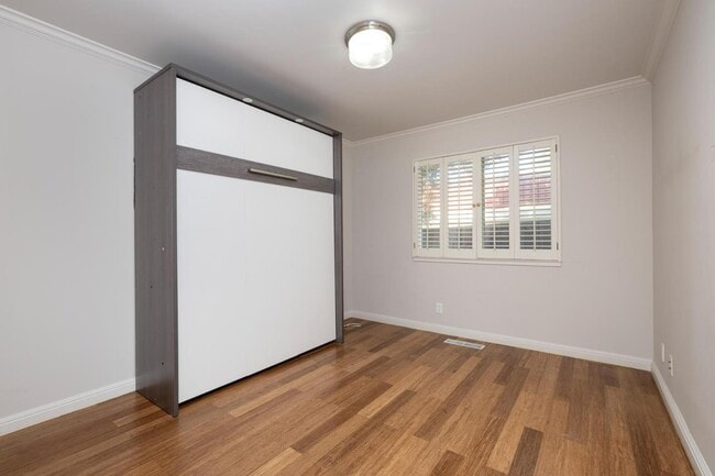 Building Photo - 605 Highland Ave