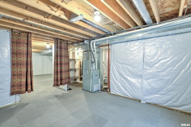 Building Photo - 2708 W Sesame St