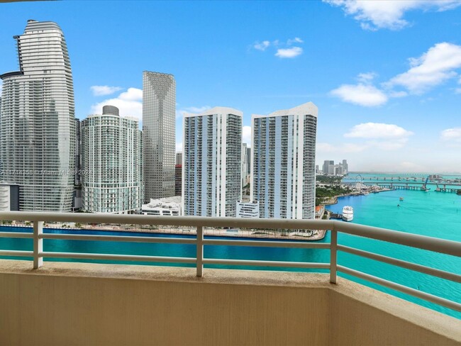 Building Photo - 888 Brickell Key Dr