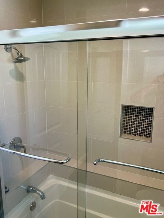 Building Photo - 1580 Palisades Dr