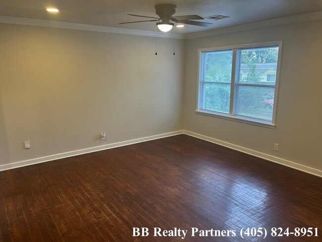 Building Photo - 714 S Norwood Ave