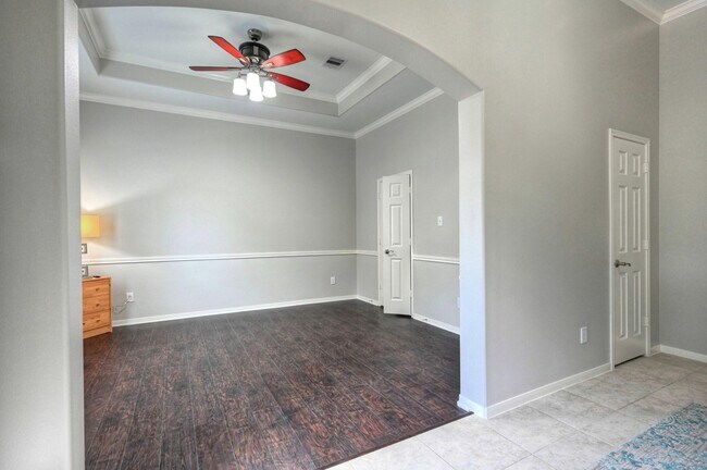 Building Photo - 7810 Oak Moss Dr