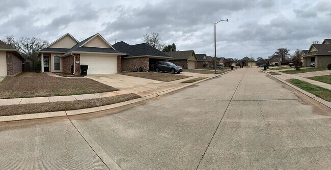 Primary Photo - 2006 Wild Iris