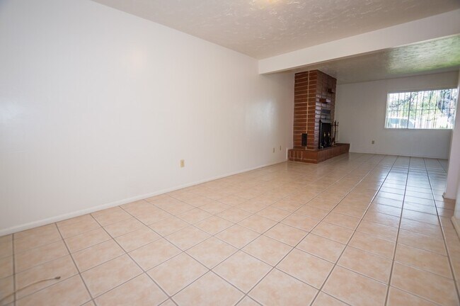 Building Photo - Large Corner Lot Santé Fe Home, Over 1650 ...