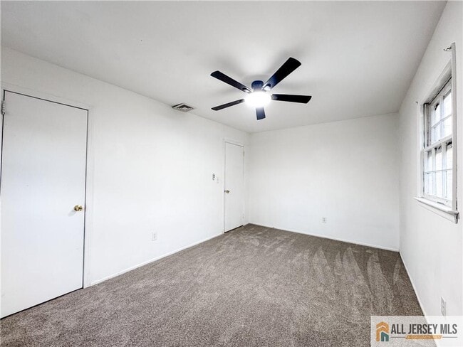 Building Photo - 742 Grove Ave